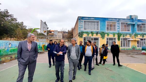 بازدید مدیرکل نوسازی مدارس جهت احداث مدرسه‌ای جدید در ناحیه۶ مشهد