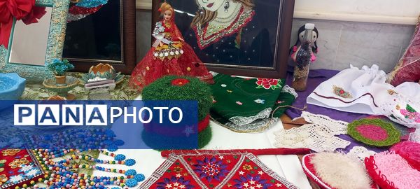 نمایشگاه دست‌سازه‌ها به‌مناسبت دهه فجر در شهر سپیددشت