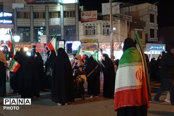 تجمع مردم انقلابی فیروزکوه به پاس شهادت رهبر در میدان معلم