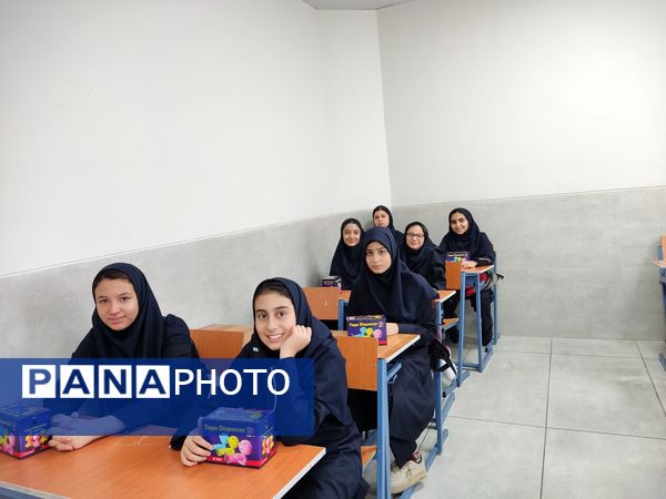  جشن جوانه ها در دبیرستان رحمت ناحیه ۲ اصفهان 