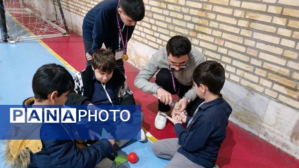 تجلیل از دانش‌آموزان پژوهشگر حائز رتبه دبستان پسرانه ملاصدرا