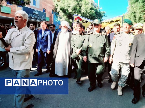 راهپیمایی یوم الله ۲۲  بهمن با حضور پرشور مردم در بوشهر 