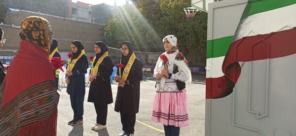برگزاری انتخابات شورای دانش‌آموزی در مدرسه شاهد آمنه