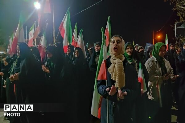 هوای سرد هم مانع حضور مردم شهر بار در اجتماعات شبانه نشد