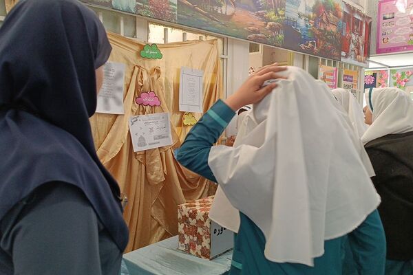 برگزاری انتخابات همیار مشاور در دبستان حضرت زهرا(س)‌ یک رودهن