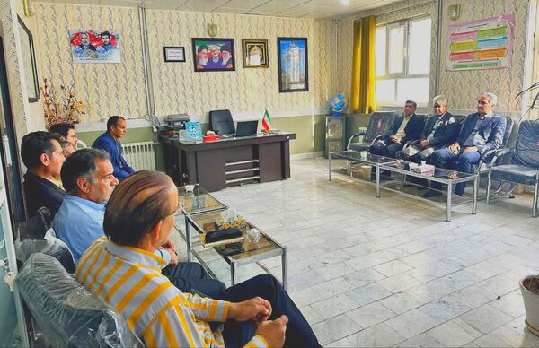 حضور مدیر آموزش و پرورش کاشمر در دبیرستان پسرانه میثاق