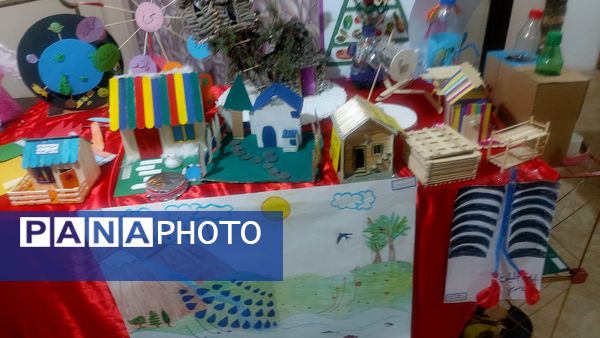  نمایشگاه بازی‌های یادگیری دبستان آیین مهر ورزی 