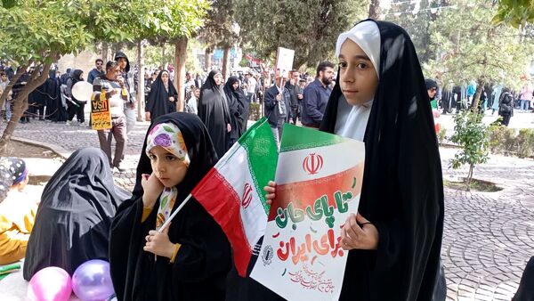 یک روز متفاوت با حضور مردمی از جنس غیرت و استقامت
