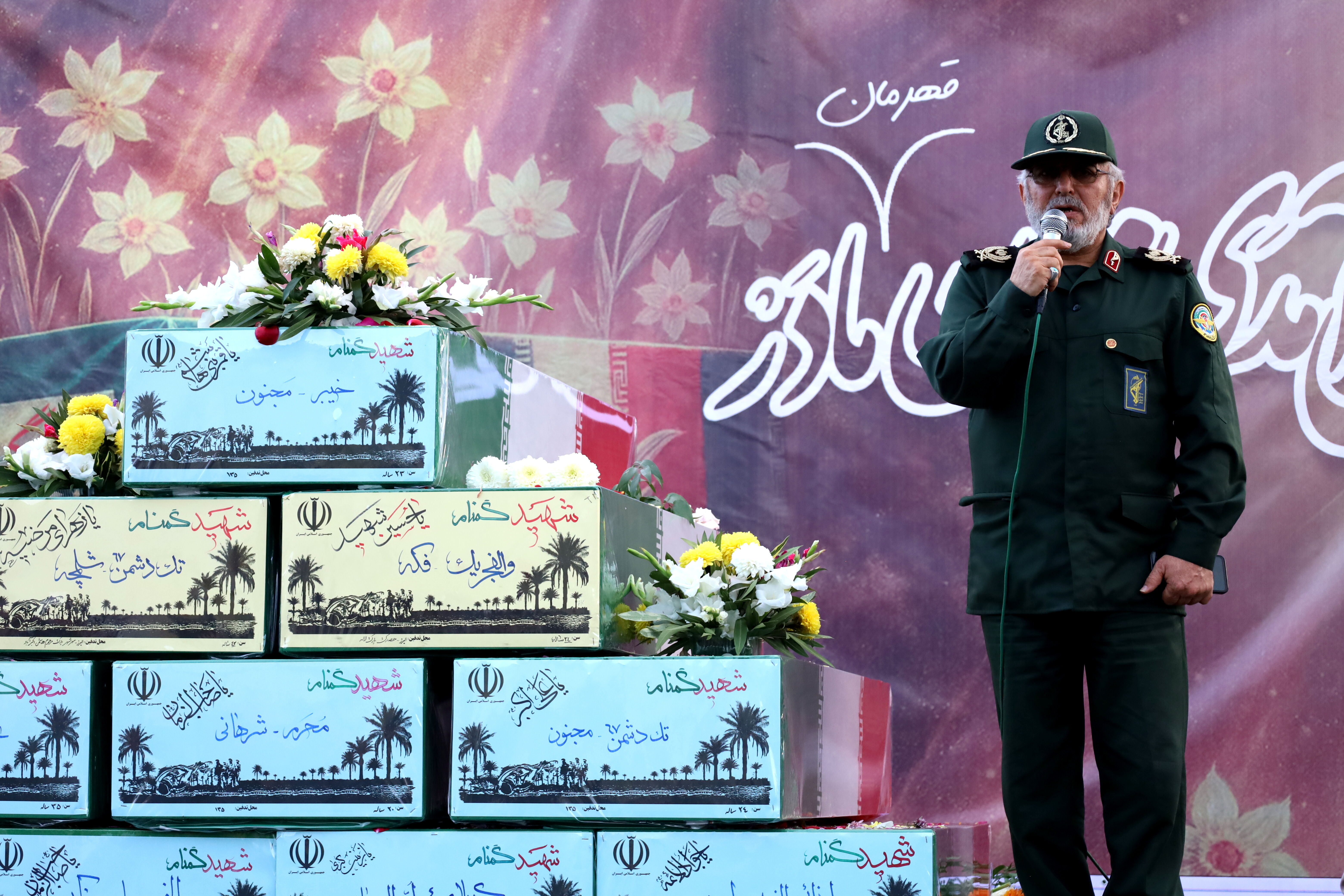 شهدا نوری در ظلمات دشمنان بودند