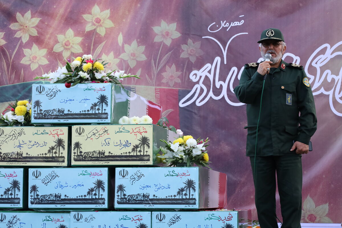 شهدا نوری در ظلمات دشمنان بودند