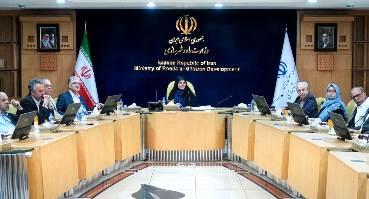 دعوت وزیر راه و شهرسازی از اساتید دانشگاه برای ایفای نقش فعال‌تر در حل مسائل کشور