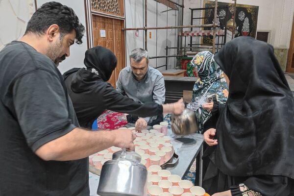 برگزاری سفره افطاری به مناسبت ماه مبارک رمضان در مدارس ناحیه دو شهرری 
