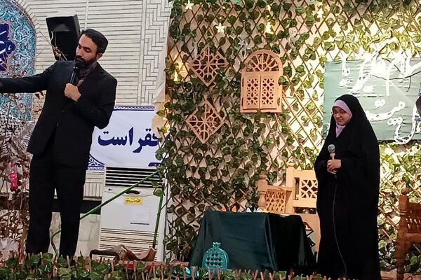 لحظات ناب راز و نیاز دانش‌آموزان دختر اسلامشهری در خلوت عاشقانه با خدا در اعتکاف