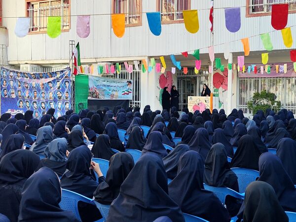 نواختن زنگ مهر سال تحصیلی۱۴۰۴-۱۴۰۳ در ناحیه ۲ مشهد