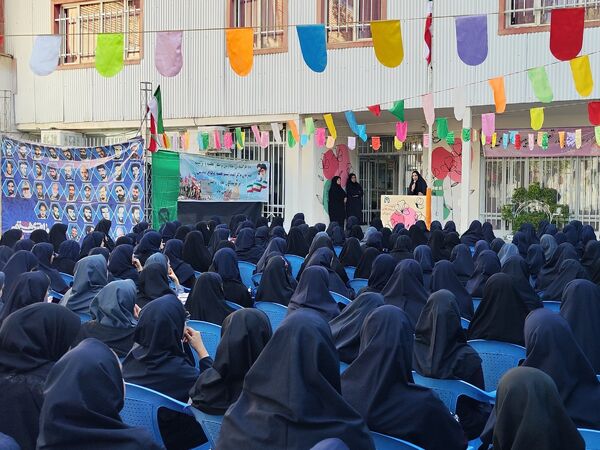 نواختن زنگ مهر سال تحصیلی۱۴۰۴-۱۴۰۳ در ناحیه ۲ مشهد
