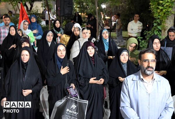 وداع با دوران ابتدایی؛ جشن فارغ‌التحصیلی ششم‌دختران «شیخ مفید» در منطقه ۱۴