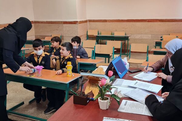 برگزاری فرایند مصاحبه انتخاب معلمان نمونه در مقطع ابتدایی، متوسطه اول و دوم در ری یک
