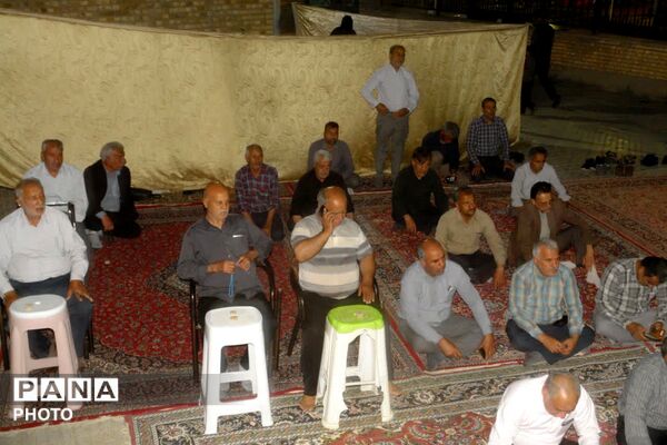 سوگِ غربتِ جوادالائمه (ع)؛ دل‌های شکسته در شبی آکنده از اشک به هم رسیدند