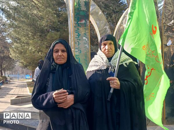 همایش بانوان کفن‌پوش لردگانی؛ جلوه‌ای از وفاداری و بیعت با امام امت