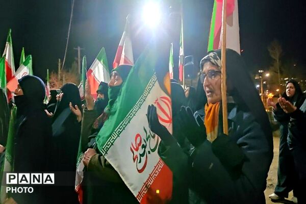 حضور در تجمعات خیابانی یعنی هیات من الذله در برابر دشمن زورگو و دروغگو