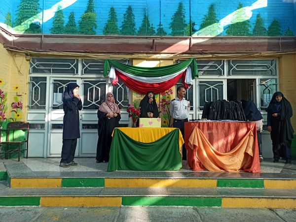 جشن عاطفه ها در دبیرستان دلیری ناحیه دو 