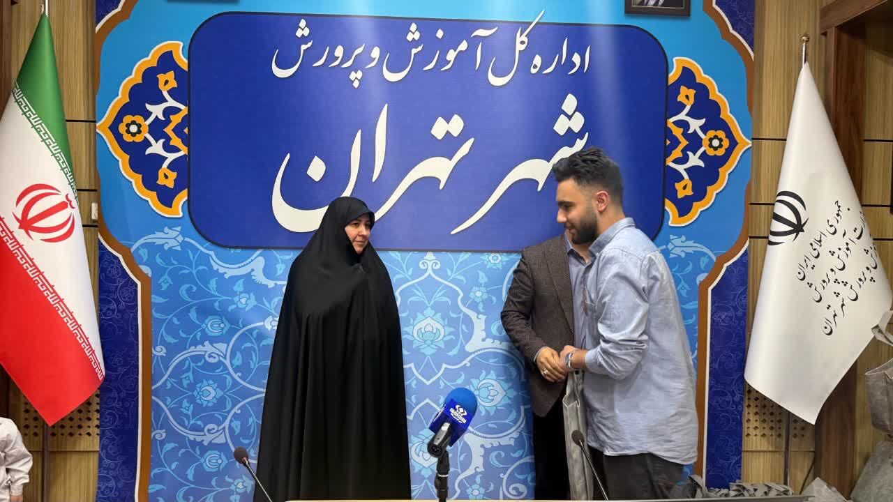 تقدیر از دانش‌آموزخبرنگاران، نمایندگان مجلس و مجامع دانش‌آموزی در نشست گفت‌وگوی بین‌نسلی تهران