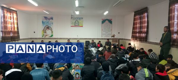 آیین معنوی انس با کلام‌الله در مدرسه شهید صادقی 