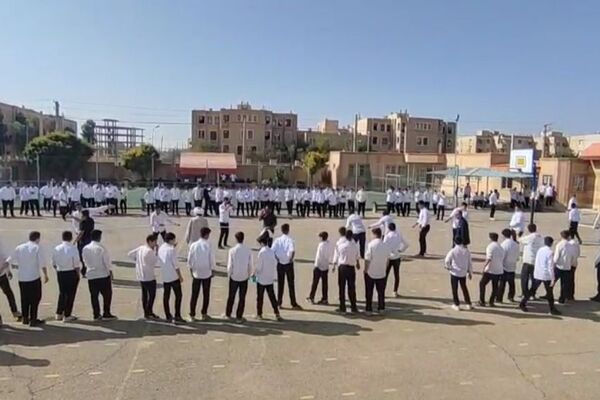 هیجان ورزشی با مسابقات کشتی و طناب‌کشی در دبیرستان حکیم ابوالقاسم فردوسی
