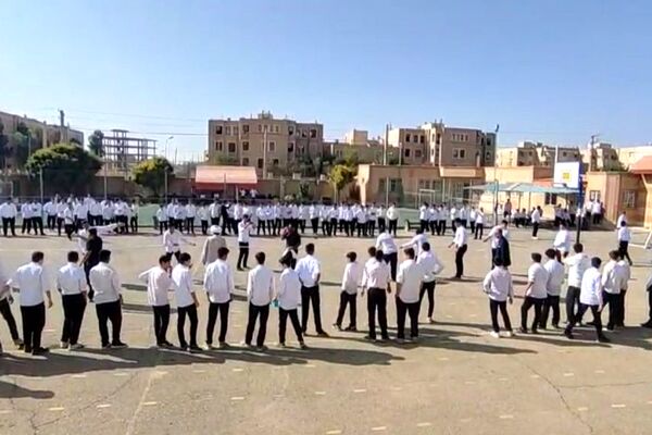 هیجان ورزشی با مسابقات کشتی و طناب‌کشی در دبیرستان حکیم ابوالقاسم فردوسی