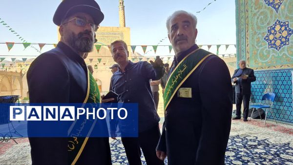 مراسم غبارروبی ضریح مطهر حضرت سلطانعلی(ع) همزمان با میلاد پیامبر(ص) و امام صادق(ع) در مشهد اردهال