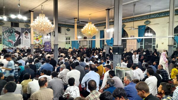 محفل قرآنی مردم مرند در سوگ امام راحل و شهدای خدمت 