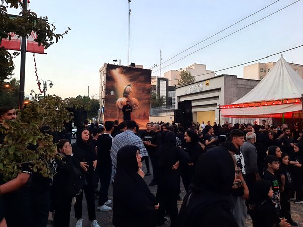 عشاق دلسوخته سیدالشهدا شام غریبان را با آتش زدن خیمه‌‌ها به پایان رساندند
