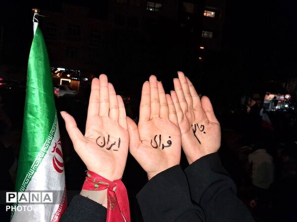 مراسم احیا در اولین شب قدر و هشتمین شب مراسم شهادت ایت الله خامنه ای 