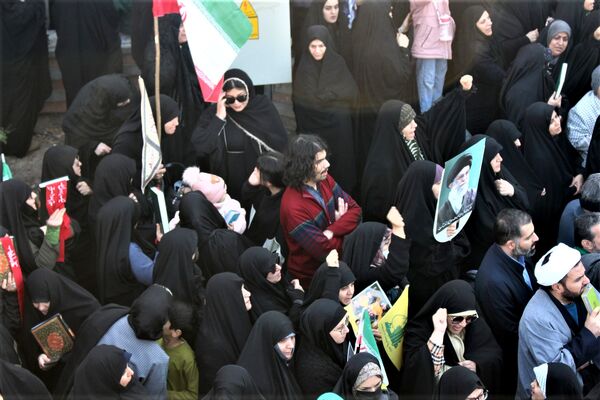 جلوه‌های حضور نوجوانان در راهپیمایی 22 دی مردم قم