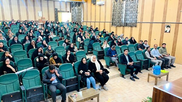 برگزاری جلسه انجمن اولیاء و مربیان دبستان معلم 