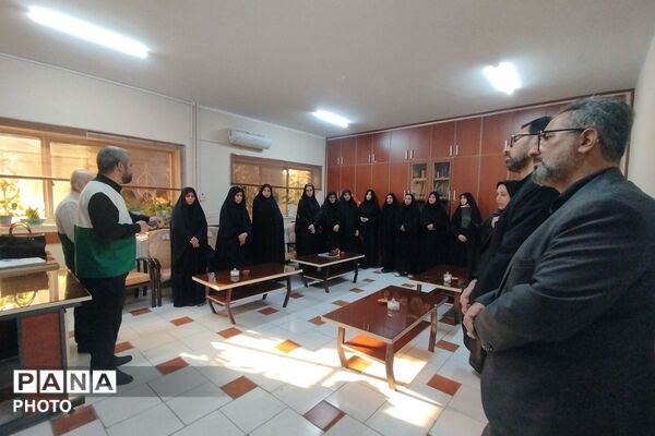 چهارشنبه‌های امام رضایی با حضور خادمان حرم در مدرسه مشکوة نور 
