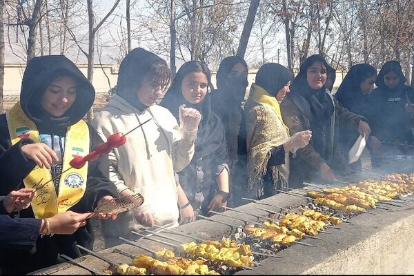 اردوی تشویقی تمشک؛ هدیه‌ای به یاوران انقلاب