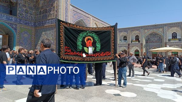 مراسم پیاده‌روی جاماندگان اربعین از میدان پانزده خرداد تا حرم مطهر رضوی