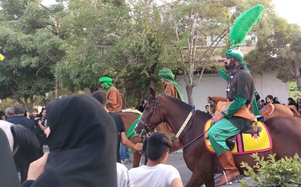 کاروانی که راهی سرزمین عشق شد