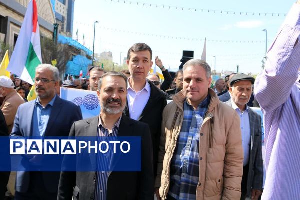 خروش دانشجویی و فریاد آزادی قدس در خیابان‌های غیرت مشهد