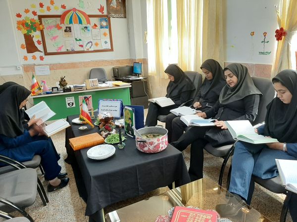 مراسم گرامیداشت شهدای خدمت در مدارس شهرستان فیروزکوه