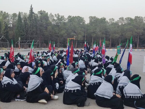 برگزاری اردو یاوران ولایت دختران متوسطه اول استان اصفهان
