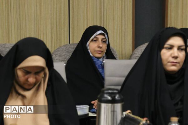 آیین تجلیل از مدیران مدارس تمام تشکیلاتی و مدیران سازمان دانش آموزی مناطق ۱۹ گانه تهران 