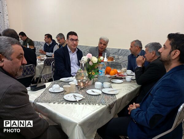 آیین تجلیل از فرهنگی بازنشسته در شهرستان مانه
