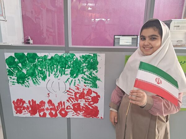 برگزاری فعالیت‌های دهه‌فجر در دبستان ارمغان هستی ناحیه 3 کرج 