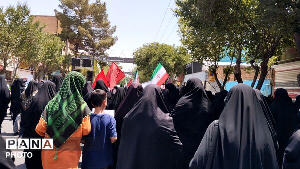 مراسم تشییع نمادین رهبر شهید انقلاب در دلیجان 