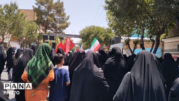 مراسم تشییع نمادین رهبر شهید انقلاب در دلیجان 