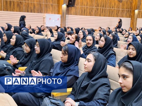 همایش آشنایی با مبانی هوش مصنوعی دانش‌آموزان شهرستان تربت حیدریه 