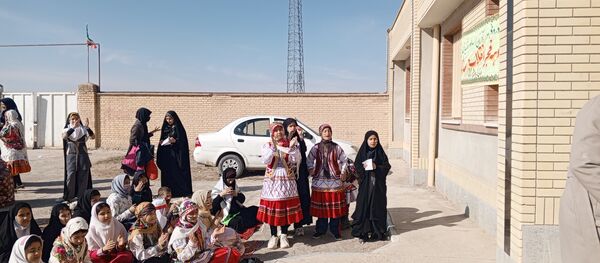 جشن دهه فجر در مدرسه شهید معتمدی