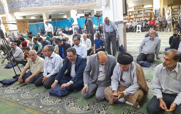 تجدید میثاق سرپرست آموزش وپرورش منطقه پردیس با شهدای گمنام